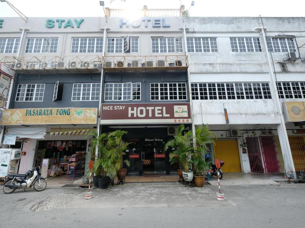 Nice Stay Hotel Raub Eksteriør bilde